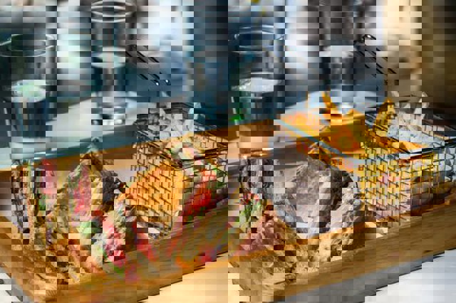 Lunch VVGP Club Sandwich.Width 500